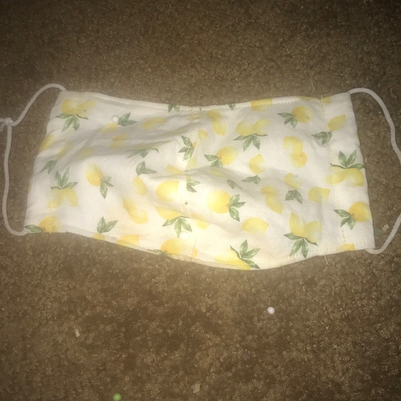 Lemon/lions mask - Picture 1 of 2